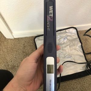 Wet 2 straight flat iron